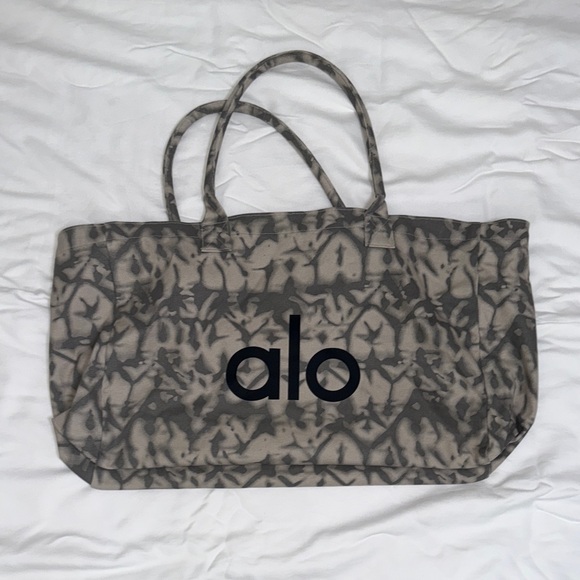 ALO Yoga Handbags - ALO Yoga Gray Tie-Dye Canvas Tote